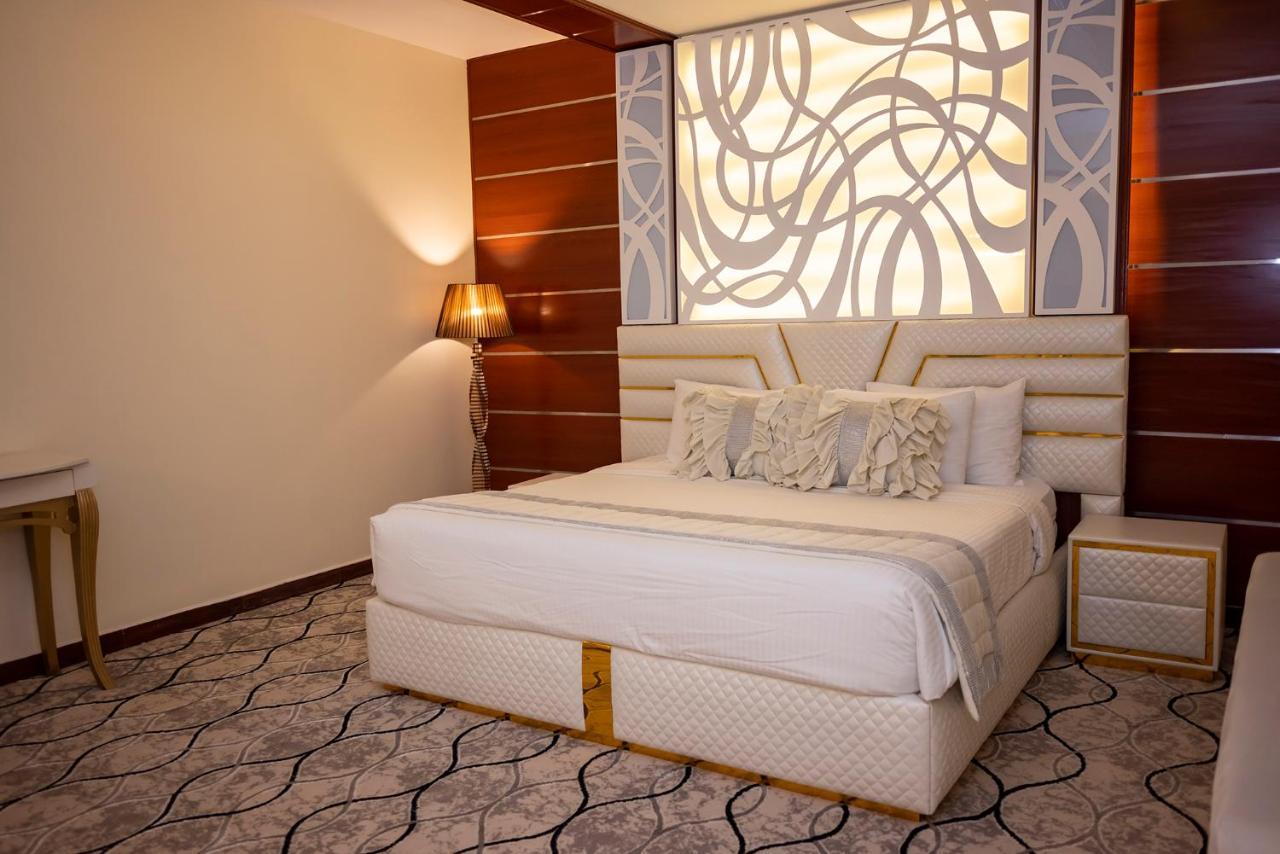 Meral Crown Hotel Riyadh Room photo